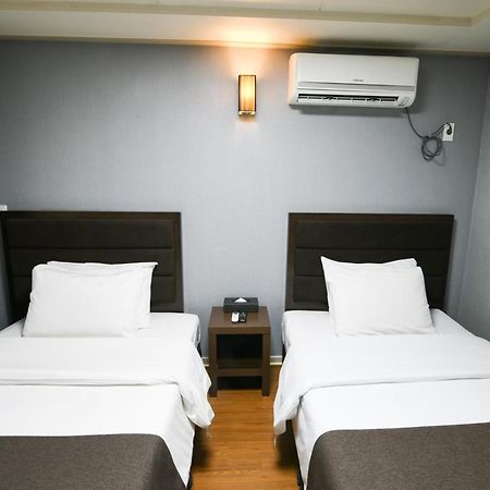 Jeju Airport Hotel מראה חיצוני תמונה