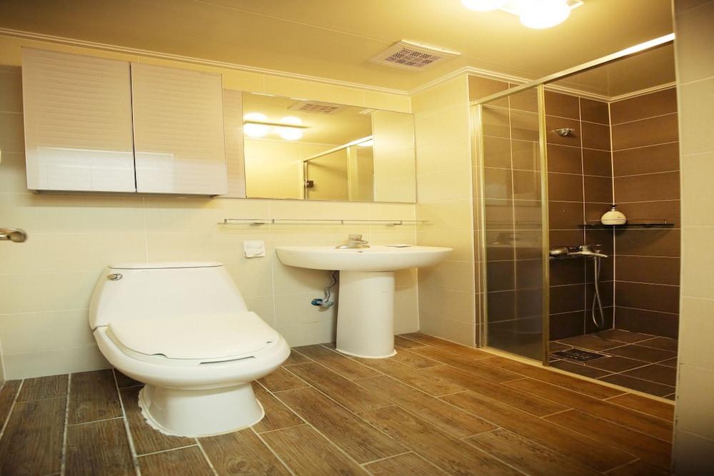 Jeju Airport Hotel מראה חיצוני תמונה