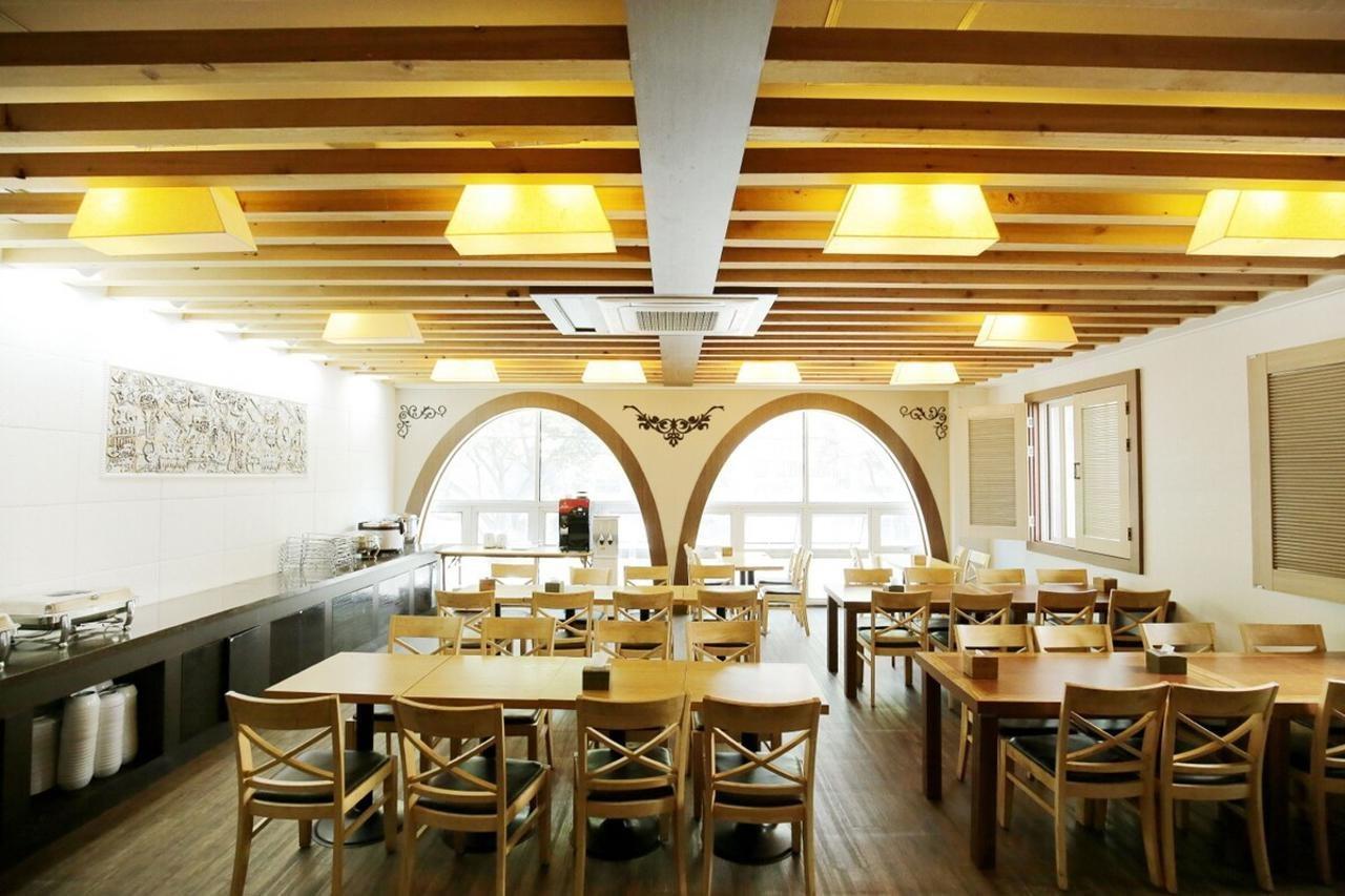 Jeju Airport Hotel מראה חיצוני תמונה