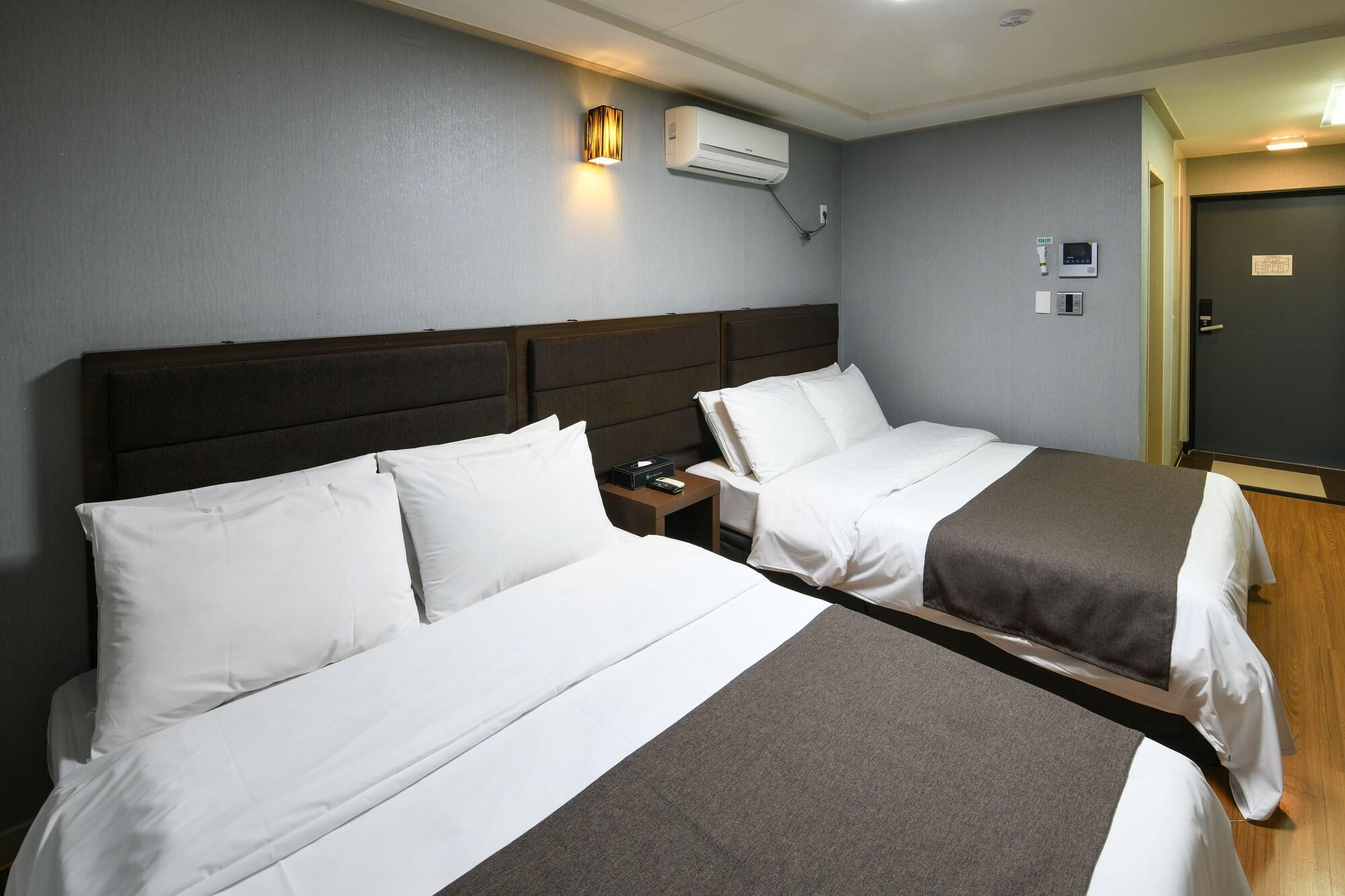 Jeju Airport Hotel מראה חיצוני תמונה