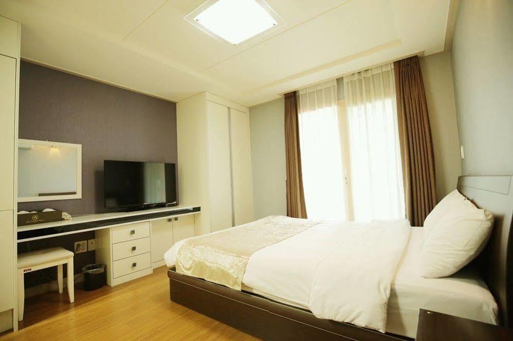Jeju Airport Hotel מראה חיצוני תמונה