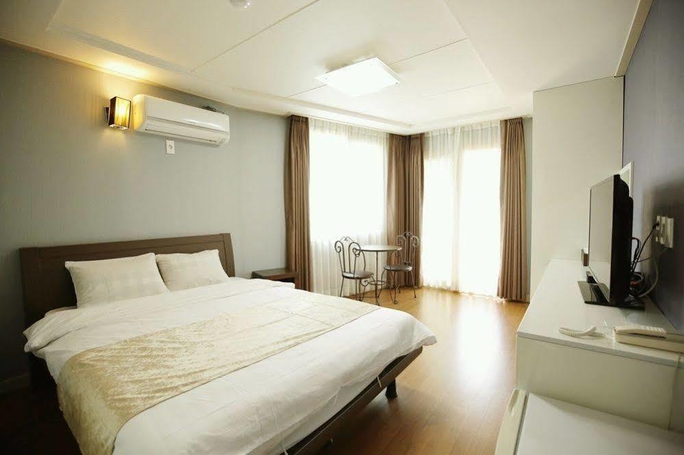 Jeju Airport Hotel מראה חיצוני תמונה
