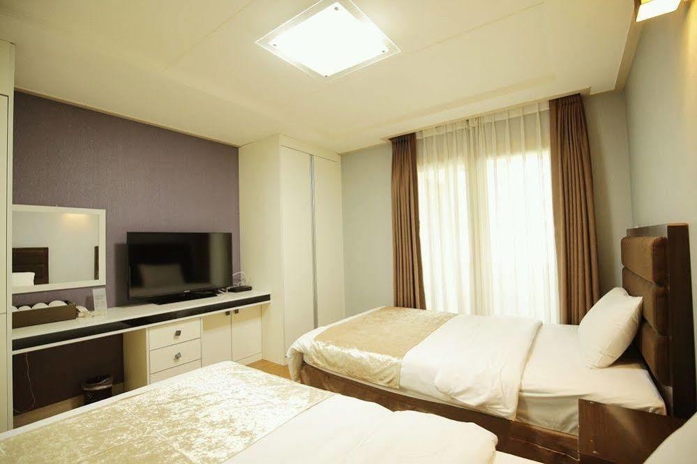 Jeju Airport Hotel מראה חיצוני תמונה