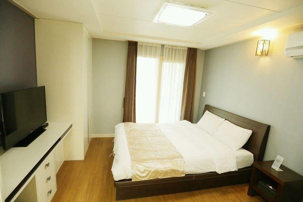 Jeju Airport Hotel מראה חיצוני תמונה